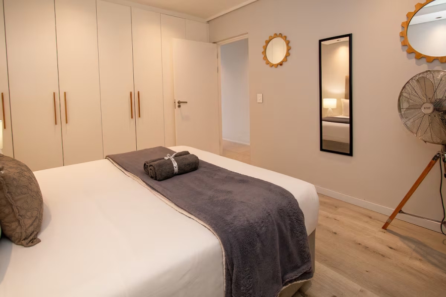 1 Bedroom Property for Sale in Sea Point Western Cape